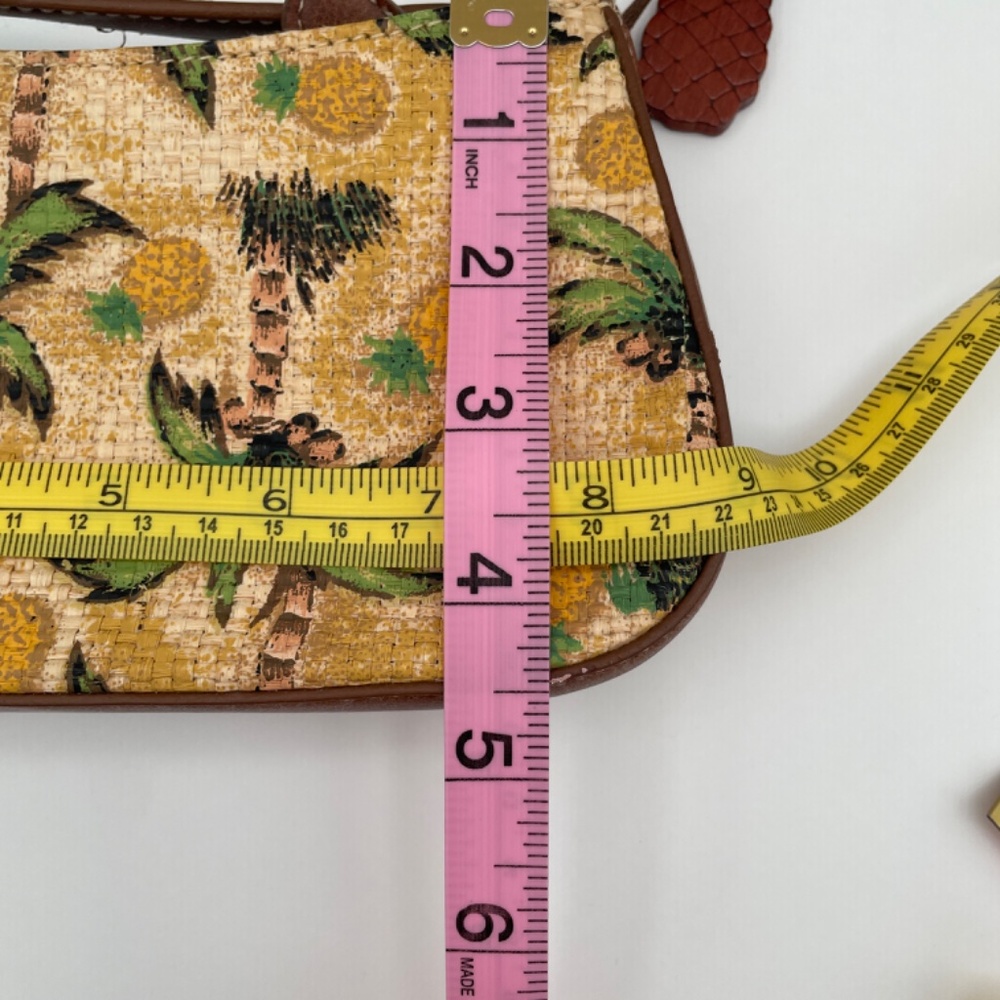 NWOT! Liz Claibourne Pineapple Bag, Cute and Petite - Picture 12 of 15